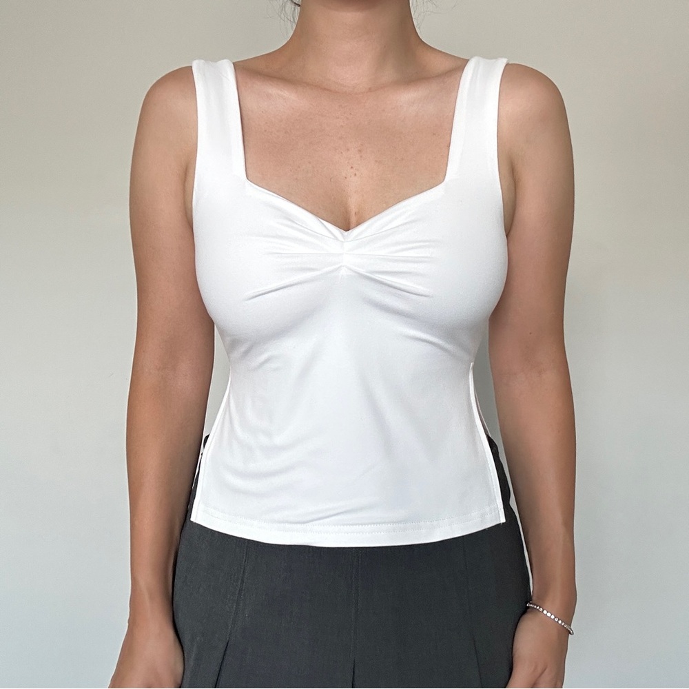 Women's White Sleeveless Top